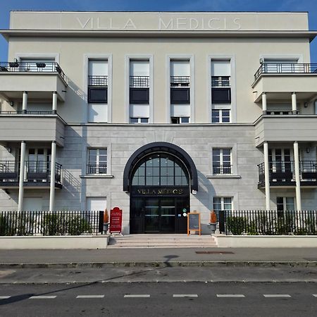 Villa Medicis Versailles Saint-Cyr-lʼÉcole 外观 照片
