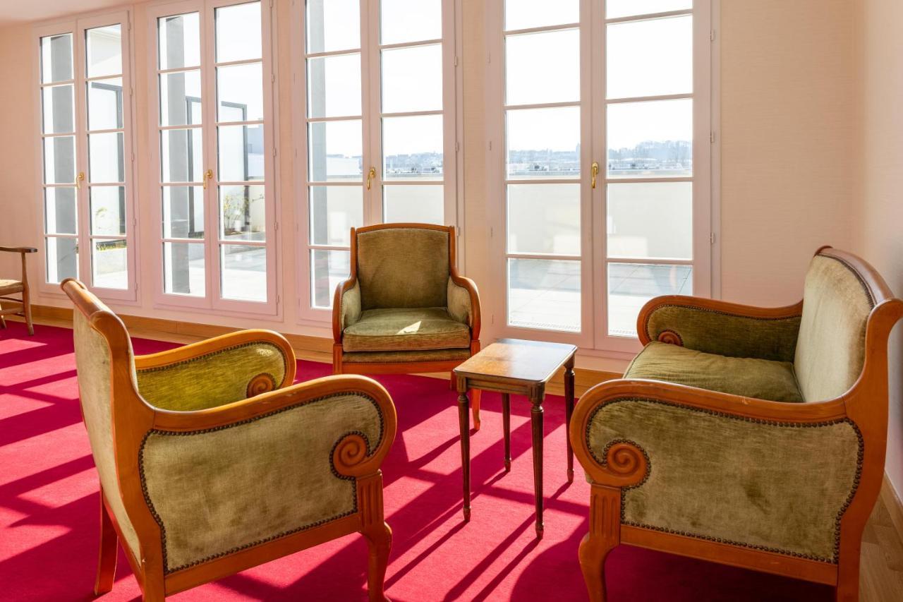 Villa Medicis Versailles Saint-Cyr-lʼÉcole 外观 照片